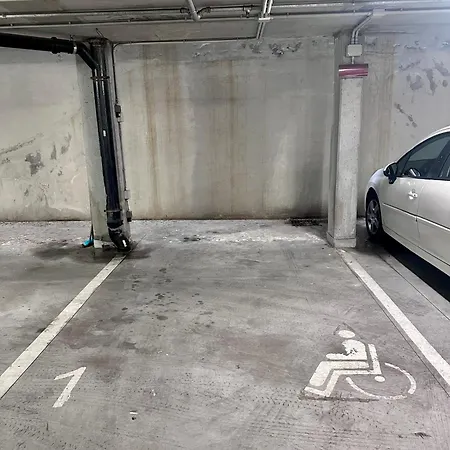 Ambra Park - Giulia 19 *