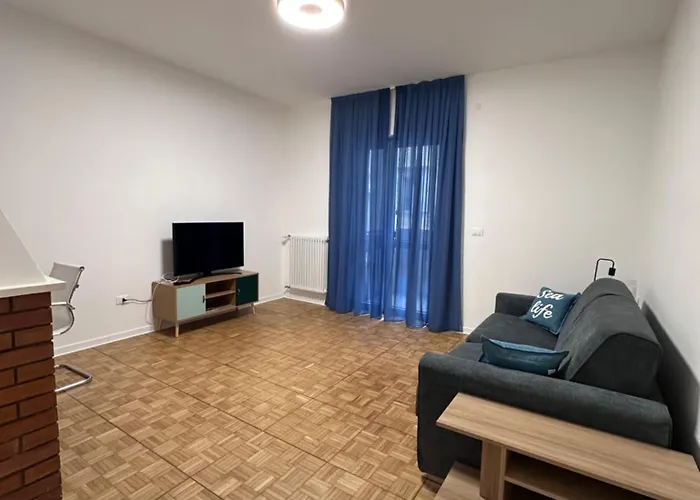 Ambra Park - Giulia 19 *